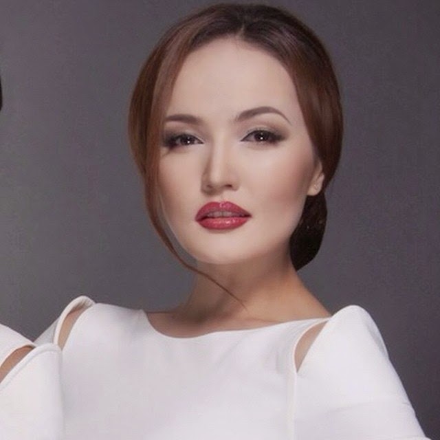 Настя Макееваның қарт адаммен жыныстық қатынасқа түскен порно видеосы.